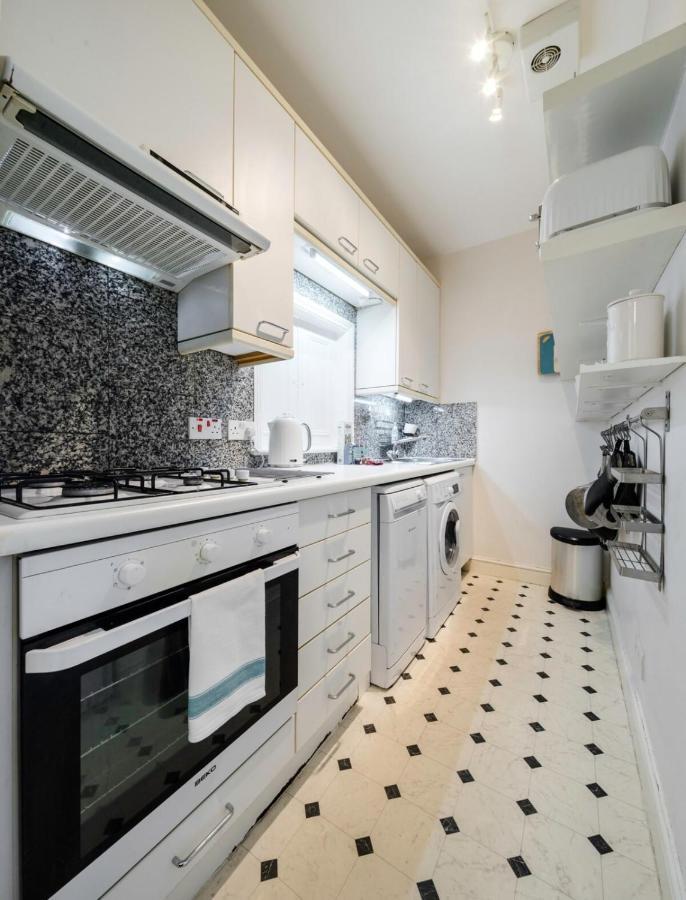 Elegant Earl'S Court 2 Bedroom Flat Just 4 Minutes From Tube London Exterior foto