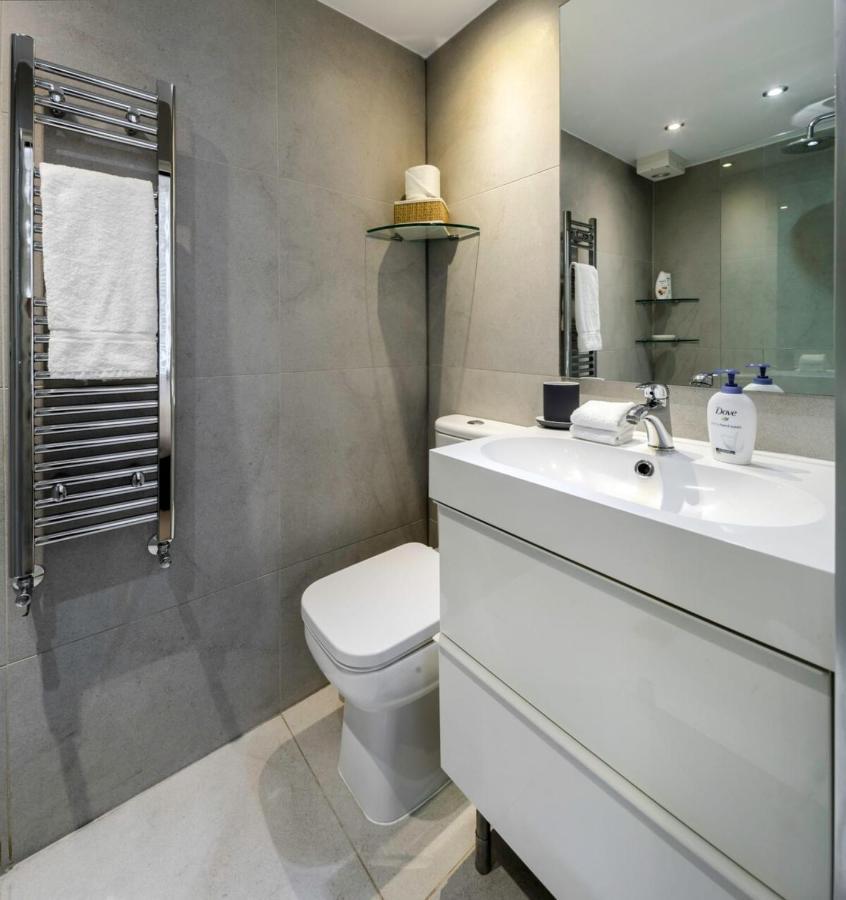 Elegant Earl'S Court 2 Bedroom Flat Just 4 Minutes From Tube London Exterior foto